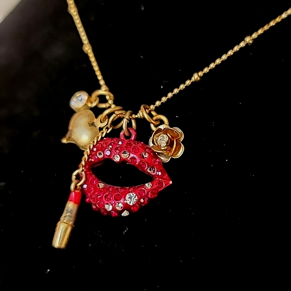 Vtg BETSEY JOHNSON Kiss Me Collection Lipstick and Lips Charm Pendant Necklace. - Picture 6 of 13